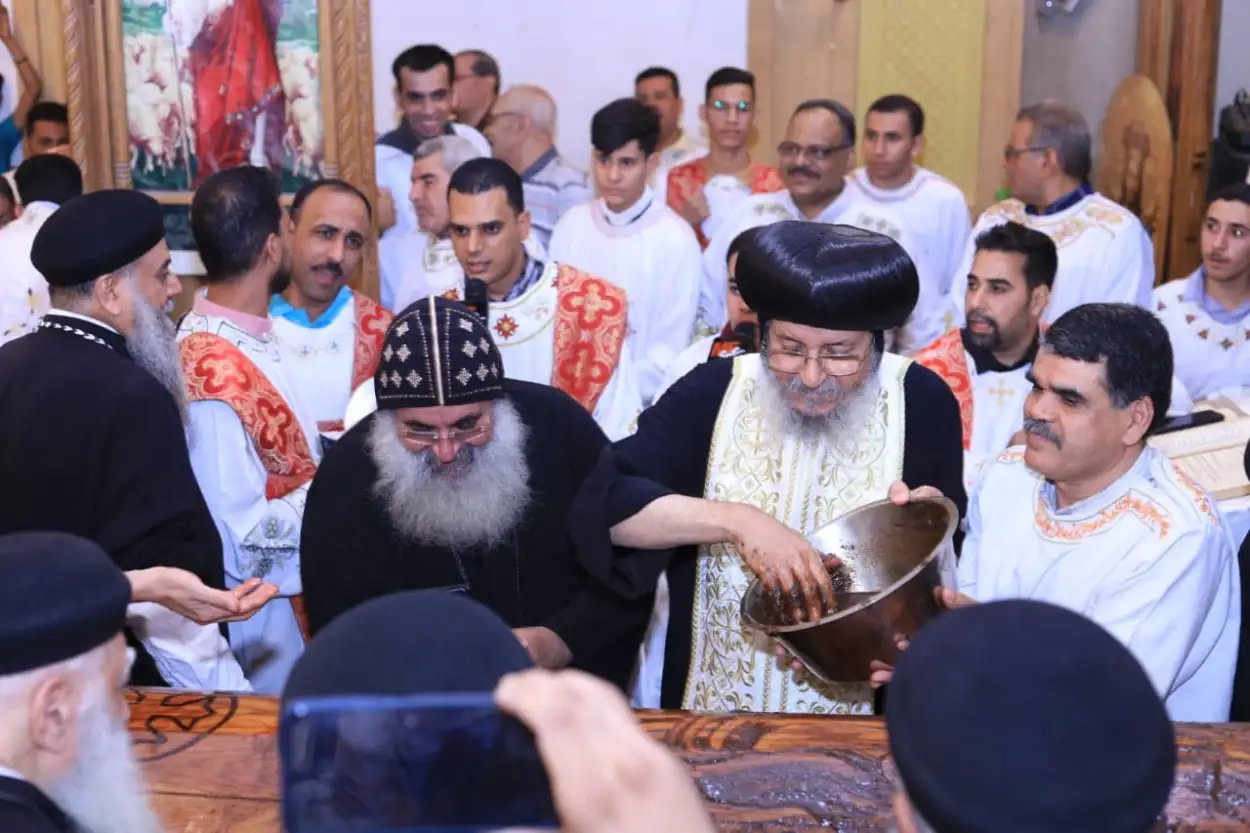 الأنبا يواقيم يترأس صلوات قداس عيد استشهاد الأم دولاجى وأولادها الأربعة بكنيستها جنوب الأقصر