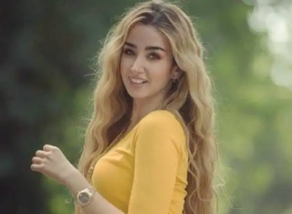 هنا الزاهد تعلق للمرة الأولي عن تشبيهها بـ«باربي» في «فاصل من اللحظات اللذيذة