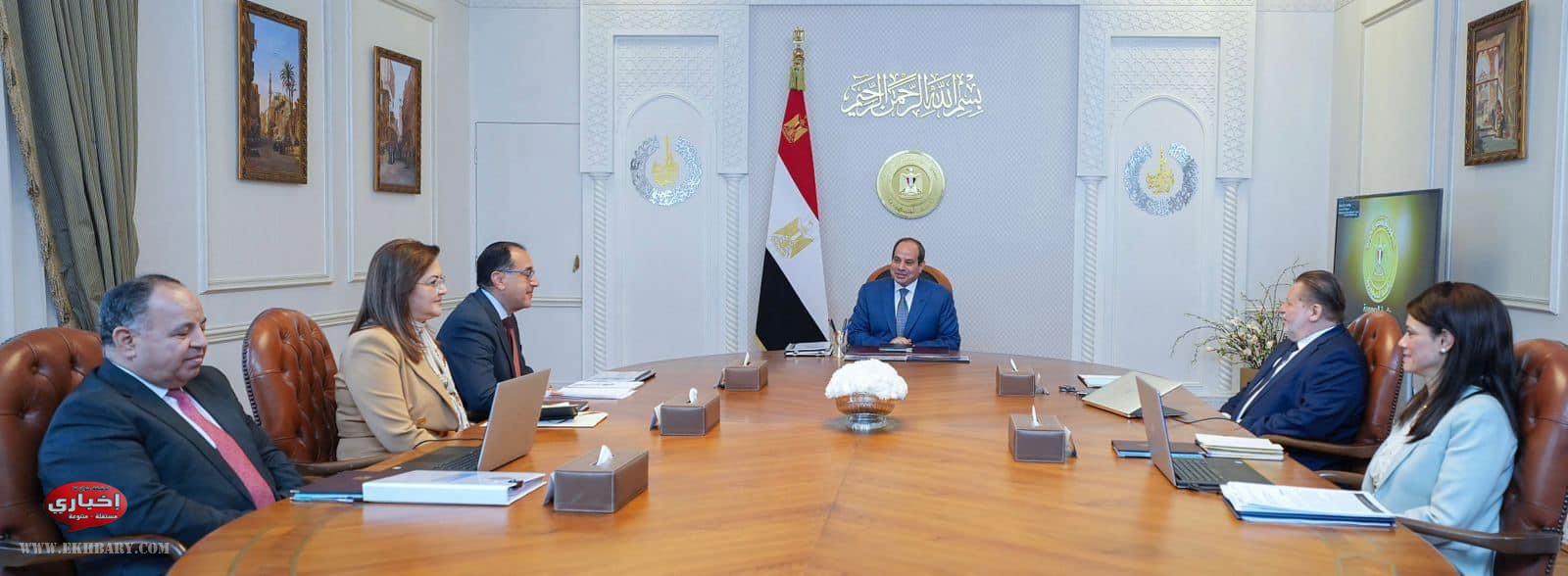 الرئيس السيسى يوجه بتخفيف الأعباء على المواطنين والسيطرة على التضخم