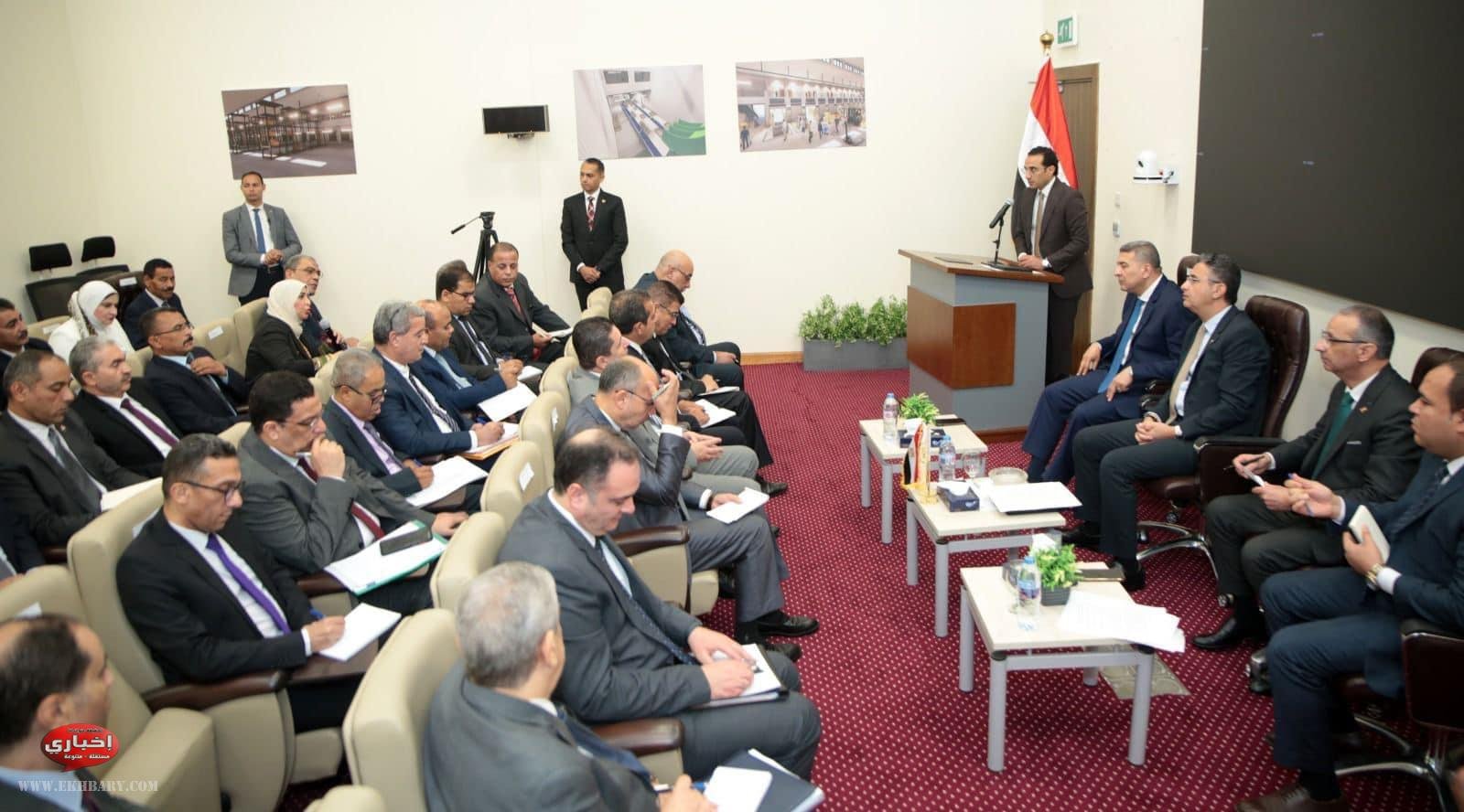 وزير التموين يجتمع بمديري المديريات لمتابعة سير العمل والتأكيد على تكثيف الرقابة على الأسواق والتعاون الكامل مع السادة المحافظين