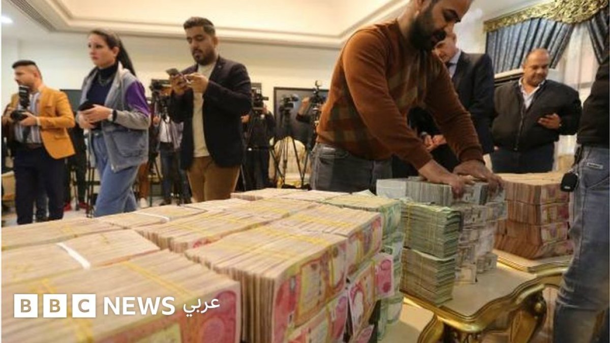القضاء العراقي يضبط 11 مليون دولار و4 مليارات دينار مع وكيل النفط
