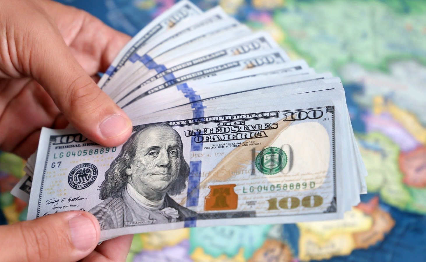 سعر الدولار اليوم الثلاثاء في بداية التعاملات المبكرة