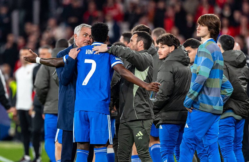 العنصرية تهاجم  دوري أبطال أوروبا: فينيسيوس جونيور ضحية جديدة و امبابي يتدخل