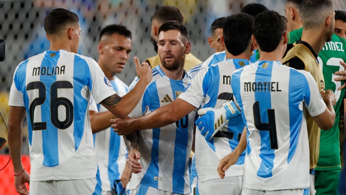 ميسي يقود الأرجنتين لنهائي مونديال 2026 بعد إقصاء إنجلترا