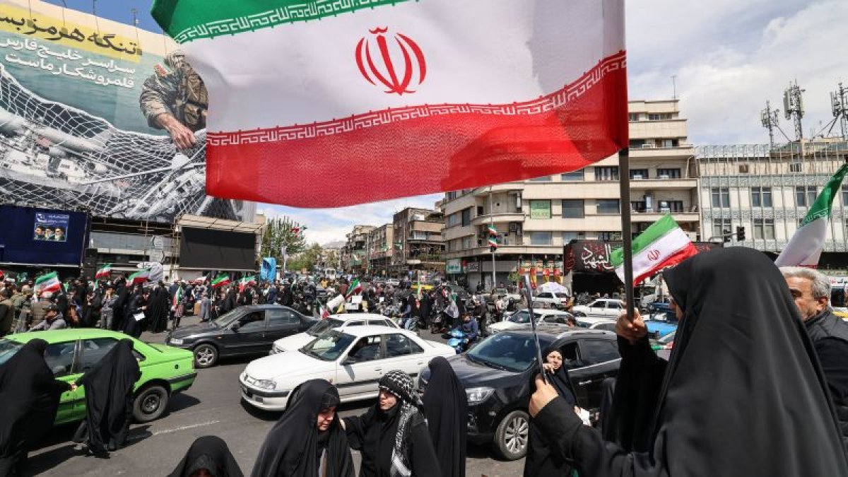 تزايد اليأس في إيران: ستة أشهر من الصراع وتفاقم الأزمة الاقتصادية