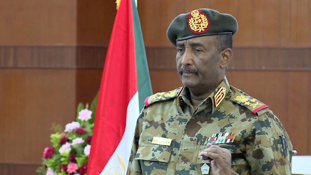 البرهان يطالب واشنطن بتحقيق دولي في مزاعم استخدام الأسلحة الكيميائية بالسودان