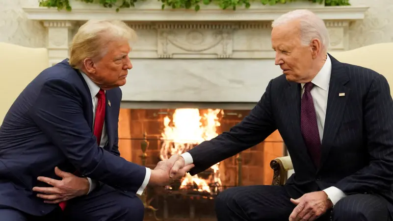 ترامب في زيارة خاطفة للبيت الأبيض