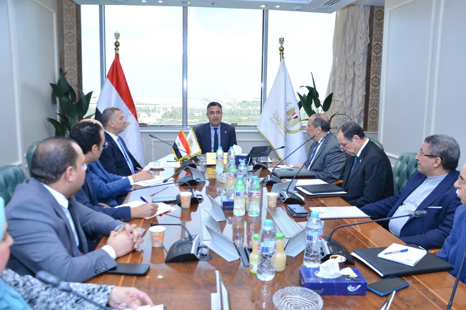وزير التموين يطمئن على زيادة الاحتياطى الاستراتيجى للسكر