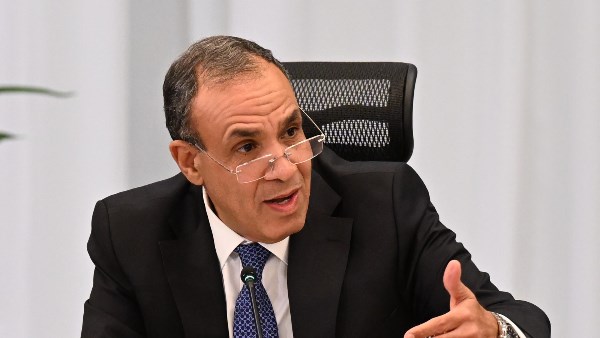 أين الخارجية المصرية من تخاذل السفارة في السعودية؟ من يحمي الكادحين العالقين؟