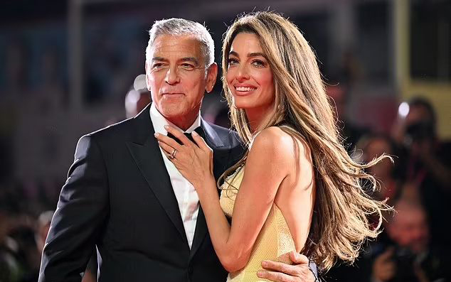 جورج كلوني يرد على انتقادات ترامب: "وظيفتي ليست لإرضائك