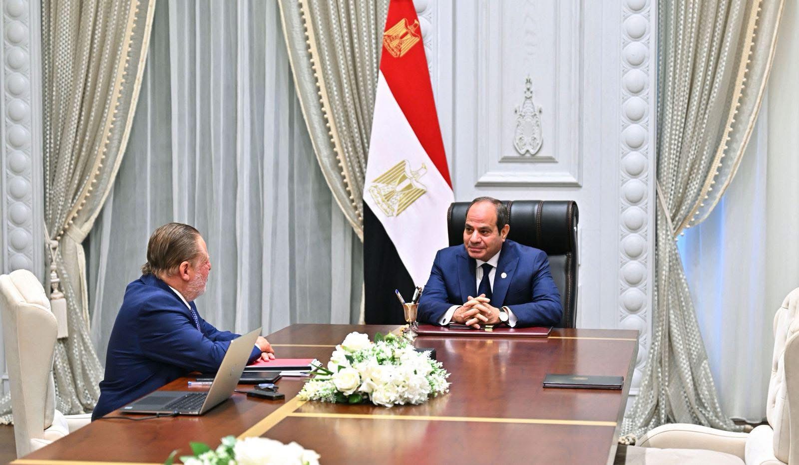 الرئيس السيسى يجتمع مع محافظ البنك المركزي