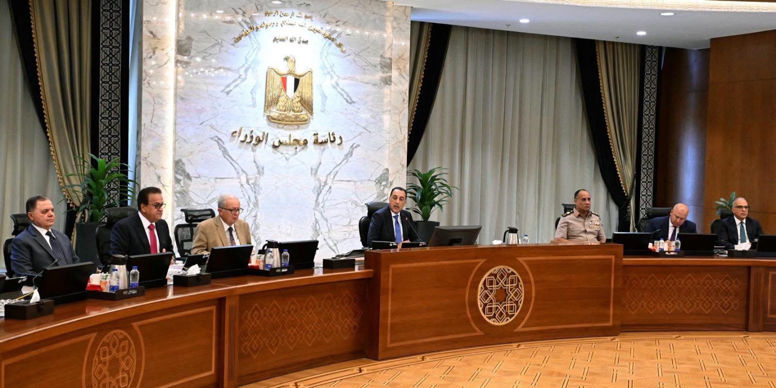 رئيس الوزراء يترأس الإجتماع الأسبوعى للحكومة وصدور عدد من القرارات ذات المنفعه العامة