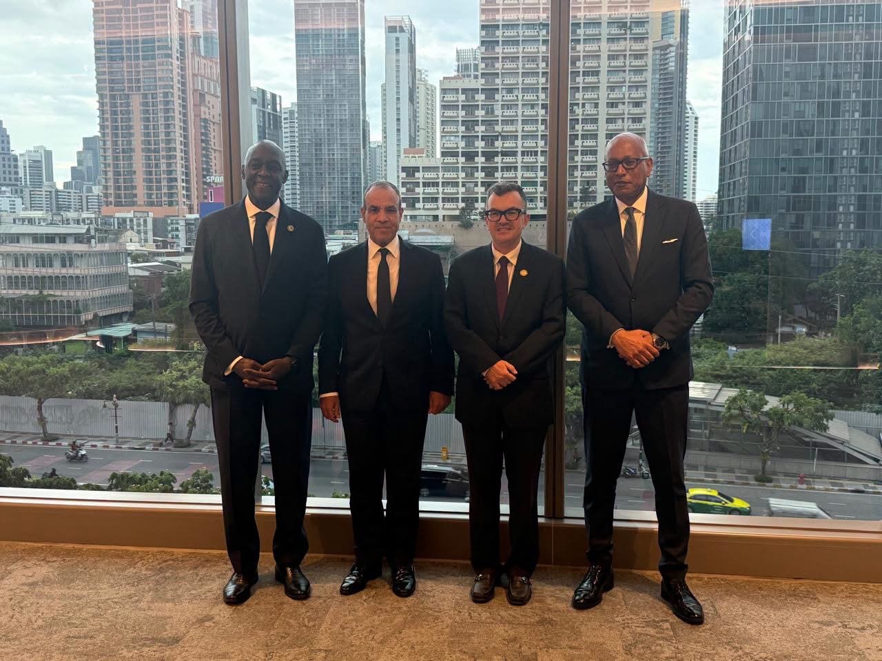وزير الخارجية يلتقي المدير المنتدب لمؤسسة التمويل الدولية