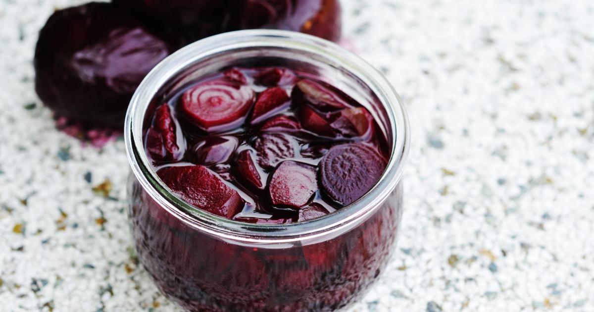 فوائد الشمندر المخلل الصحية.. تعزيز القلب والدماغ والهضم