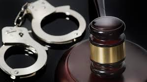 محضر ضرائب من ليكلاند يتلقى حكماً بالسجن بتهمة الاحتيال الضريبي المتعلق بالمقامرة