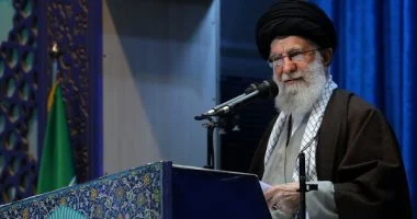 حشود ايرانية غاضبة عقب اغتيال خامنئي