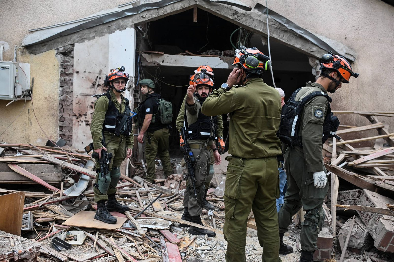 Conflicto en Escalada: Ofensiva Israelí en Líbano Desplaza a Cientos de Miles en Medio de un Aumento de Víctimas