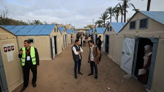 巴勒斯坦人在约旦河西岸和加沙代尔巴拉赫举行地方选举投票