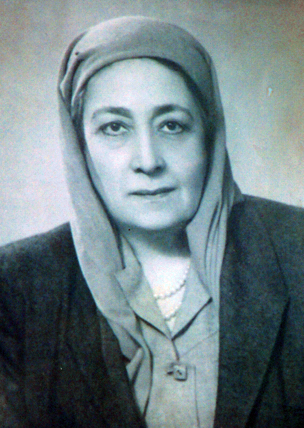 هل أحرقت صفية زغلول الحجاب في ميدان التحرير