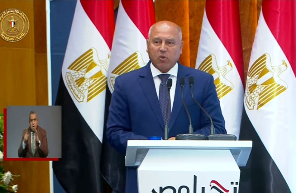 وزير النقل: السيسي حول مصر لمركز عالمي للتجارة واللوجستيات