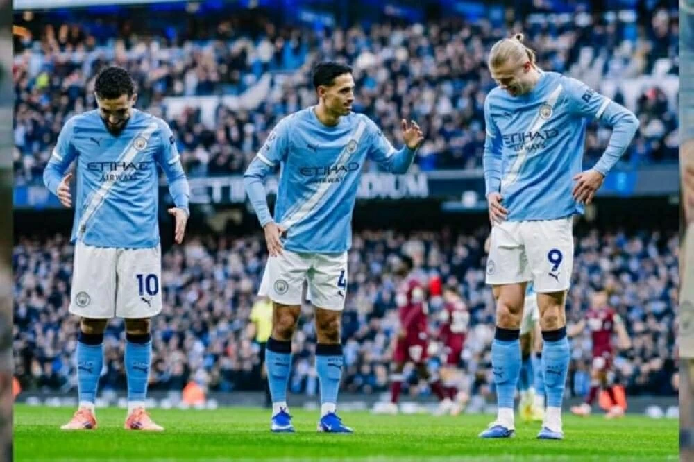 Arsenal conquista título da Premier League após empate do Manchester City