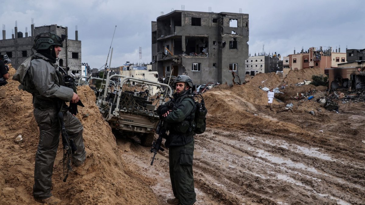 علم فلسطين في متجر ببوكيت يغضب إسرائيليين ويشعل جدلاً واسعاً