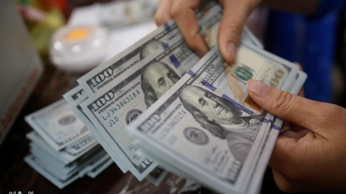 سعر الدولار اليوم: العملة الأمريكية تستعيد قوتها أمام الجنيه المصري