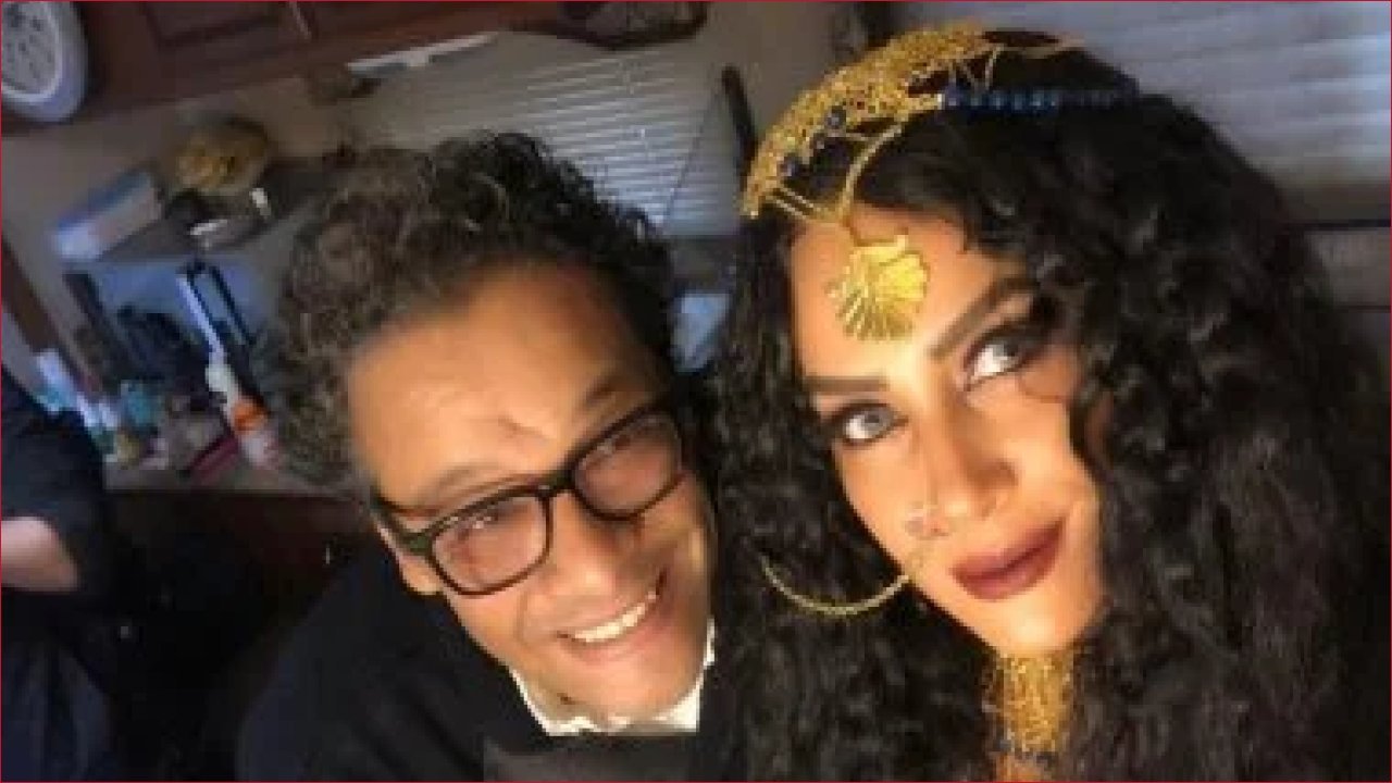 أحمد عبد الحميد يشكر الفنانين على عزاء والده خبير التجميل