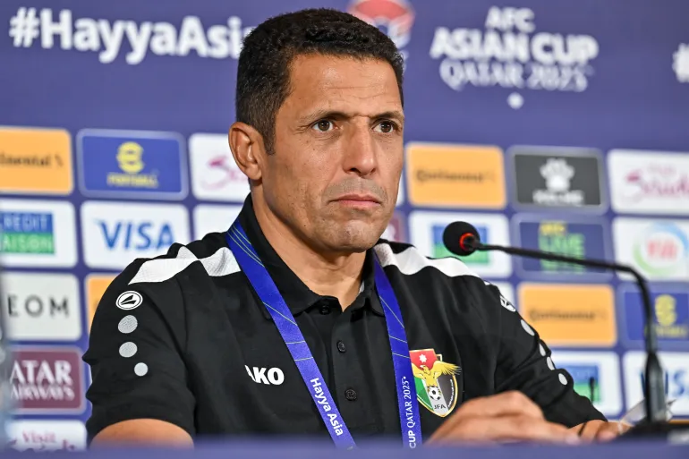 مدرب منتخب الأردن المغربي حسين عموتة 