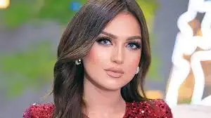  ياسمين عز 