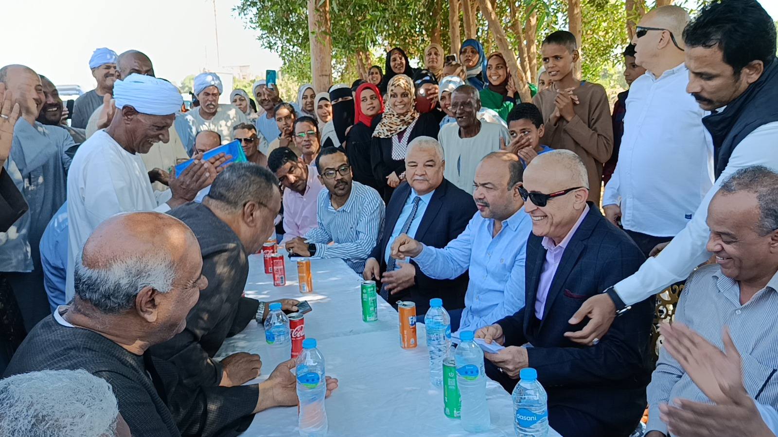 أهالى الاقالتة استقبلو المهندس عبد المطلب عماره  بالزغاريد وطالب