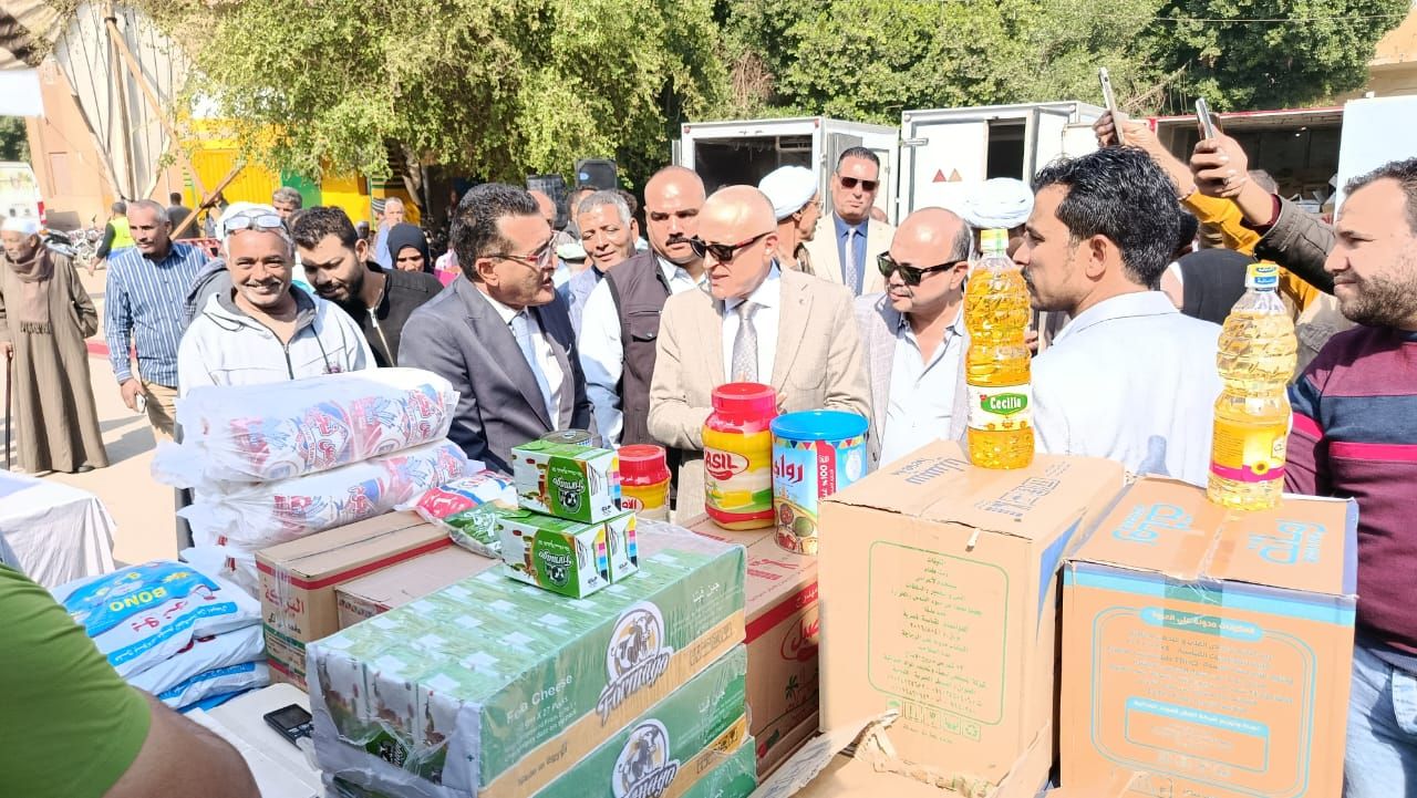   استمراراً لاحتفالات الأقصر بعيدها القومي… محافظ الأقصر يفتتح س