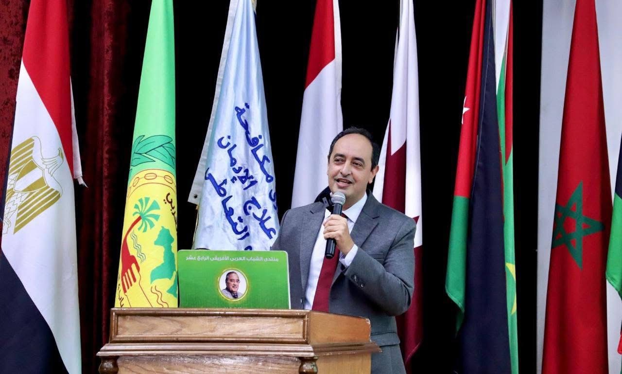 عمرو عثمان يستعرض تداعيات المخدرات لتحقيق التنمية المستدامة