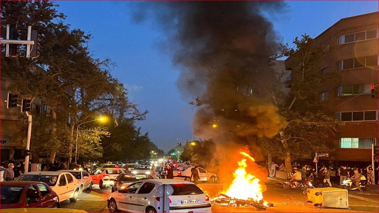 تقديرات "بوابة إخباري": إنذار مبكر ورد محتمل.. سيناريوهات ما قبل الضربة الإيرانية