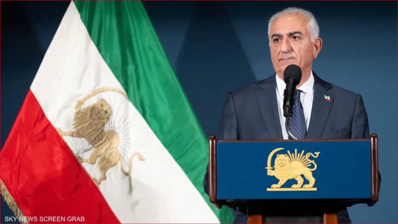 نجل شاه إيران يدعو لـ'ضغط حساس وولاء سري' على طهران: تحليل معمق