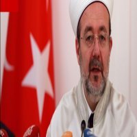 رئيس الشؤون الدينية التركية الأسبق يستنكر ما حدث بالرياض 