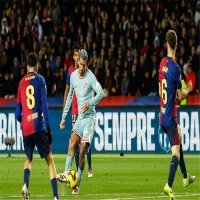 برشلونة يفقد صدارة الدوري الإسباني بعد سقوظه أمام أتليتكو