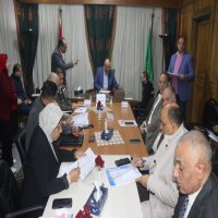 ويوجه بتحويل بعدد من الموظفين بالمراكز التكنولوجيه بمدينه 