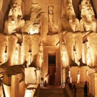  تأثير الاستعمار علي الاثار العربية و المصرية  وسرقتها ولما إستعادتها مستحيله 