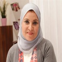 زوجة مصرية تصدم هبة قطب: زوجي يجامعني مع ضرتي في سرير واحد أثناء العلاقة أعمل إيه؟ 