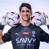بونو خارج قائمة الهلال خلال موقعة الخليج بالدوري السعودي
