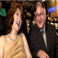 سر خطير أخفته بوسي عن نور الشريف ومات دون أن يعرفه.. لن تصدق ماهو!