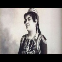 أسطورة الرقص الشرقي.. عاشت حياة الملوك وجمعت ثروة ضخمة وتوفيت وهي تتسول في شوارع القاهرة