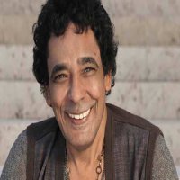 ﻿تعرف على أسباب زيارة الإعلامية لميس الحديدى للمطرب لمحمد منير فى منزله